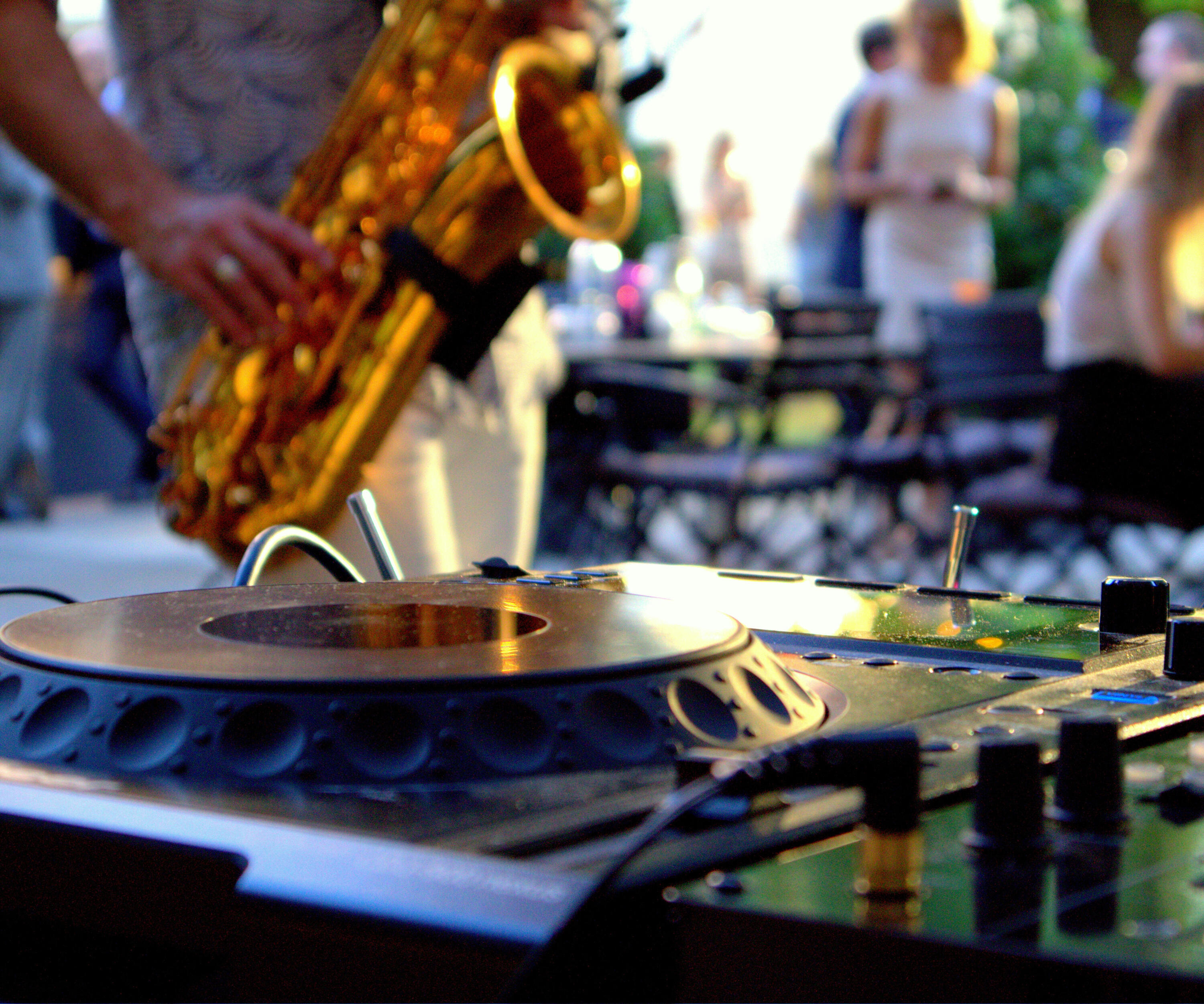 DJ & Saxo Duo DJ & saxo vin d'honneur